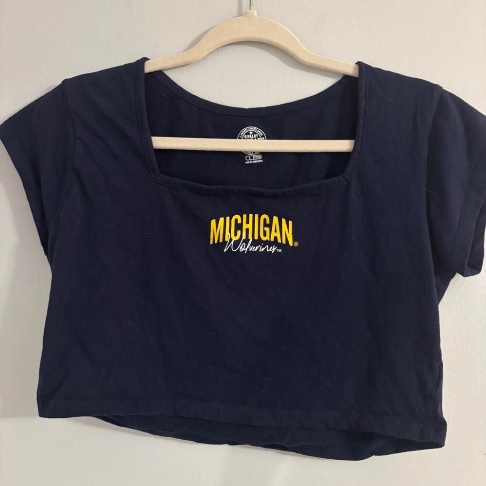 Unbranded Women's Navy Crop-top